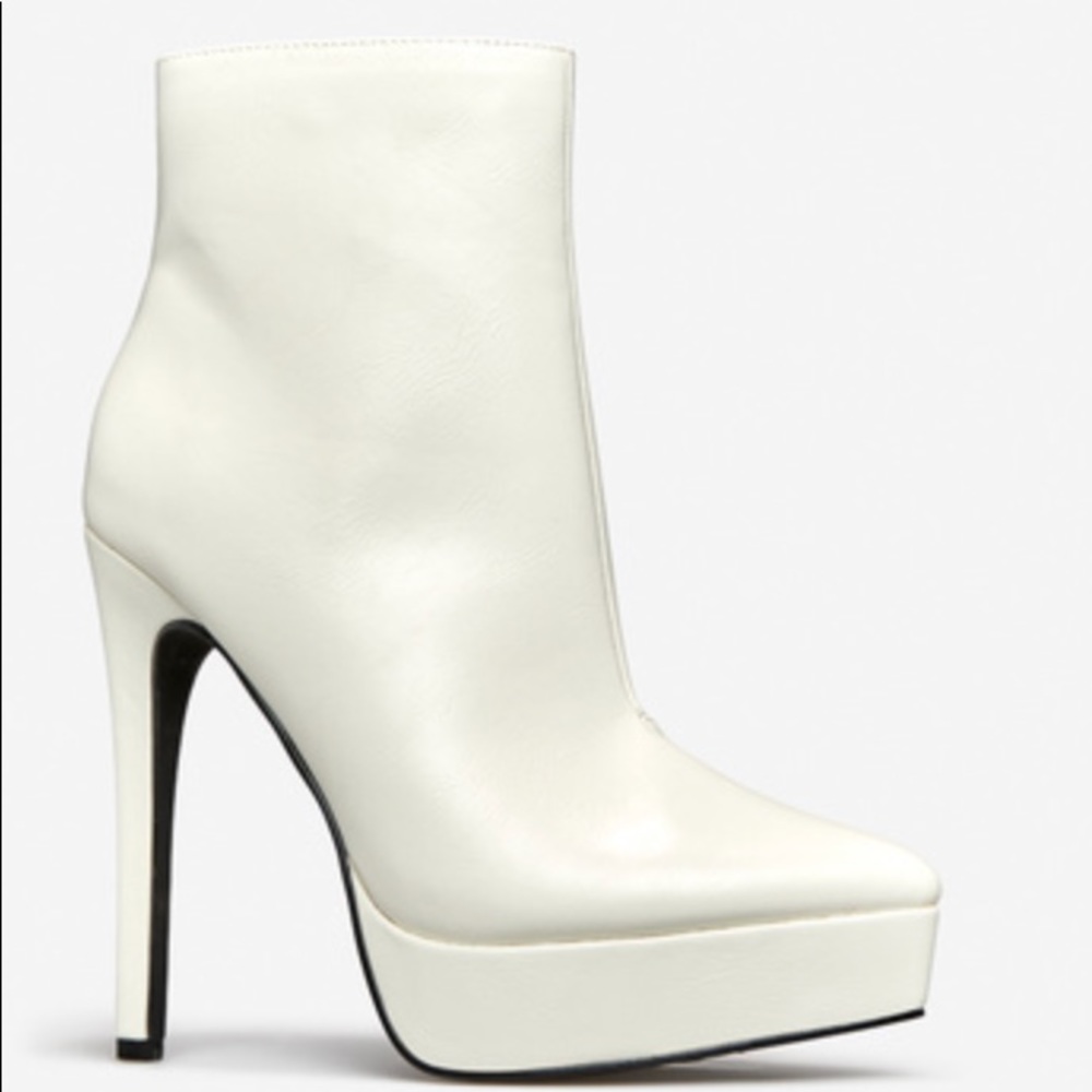 Shoedazzle White Stiletto Bootie